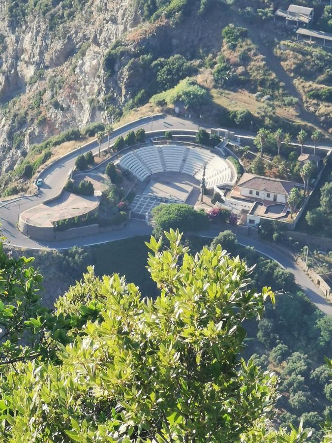 Appartamento La Terrazza di Rovaglioso Palmi Esterno foto