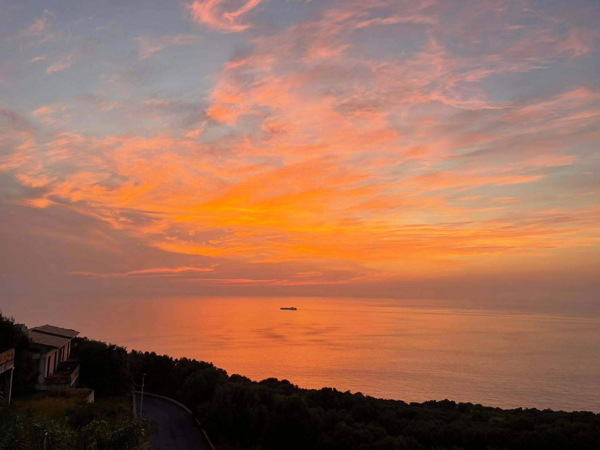 Appartamento La Terrazza di Rovaglioso Palmi Esterno foto